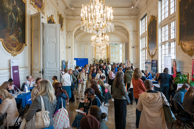 Dénichez votre futur job dans les forums emploi de Versailles Grand ...
